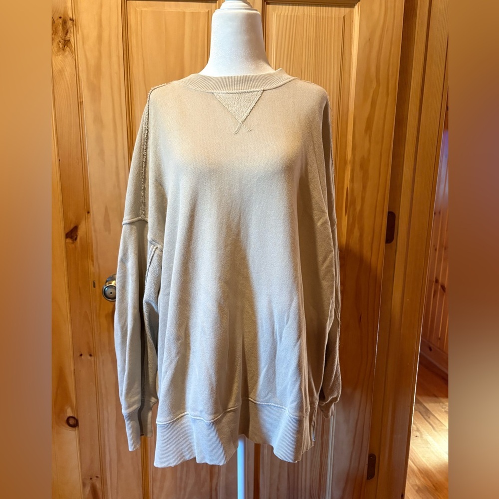 Aerie Size M Tan Oversized Après-Chill Crewneck Sweatshirt women’s